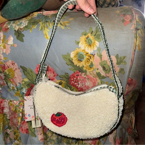Beaded Vegetable Embroidery Shoulder Bag in White - made in India! - Picture 4 of 6